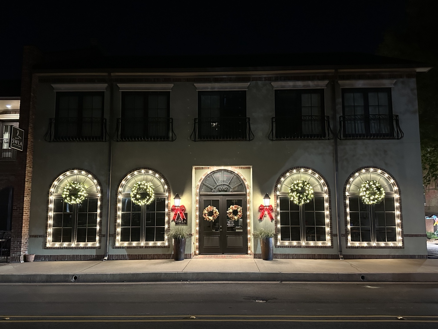 Commercial Christmas lighting