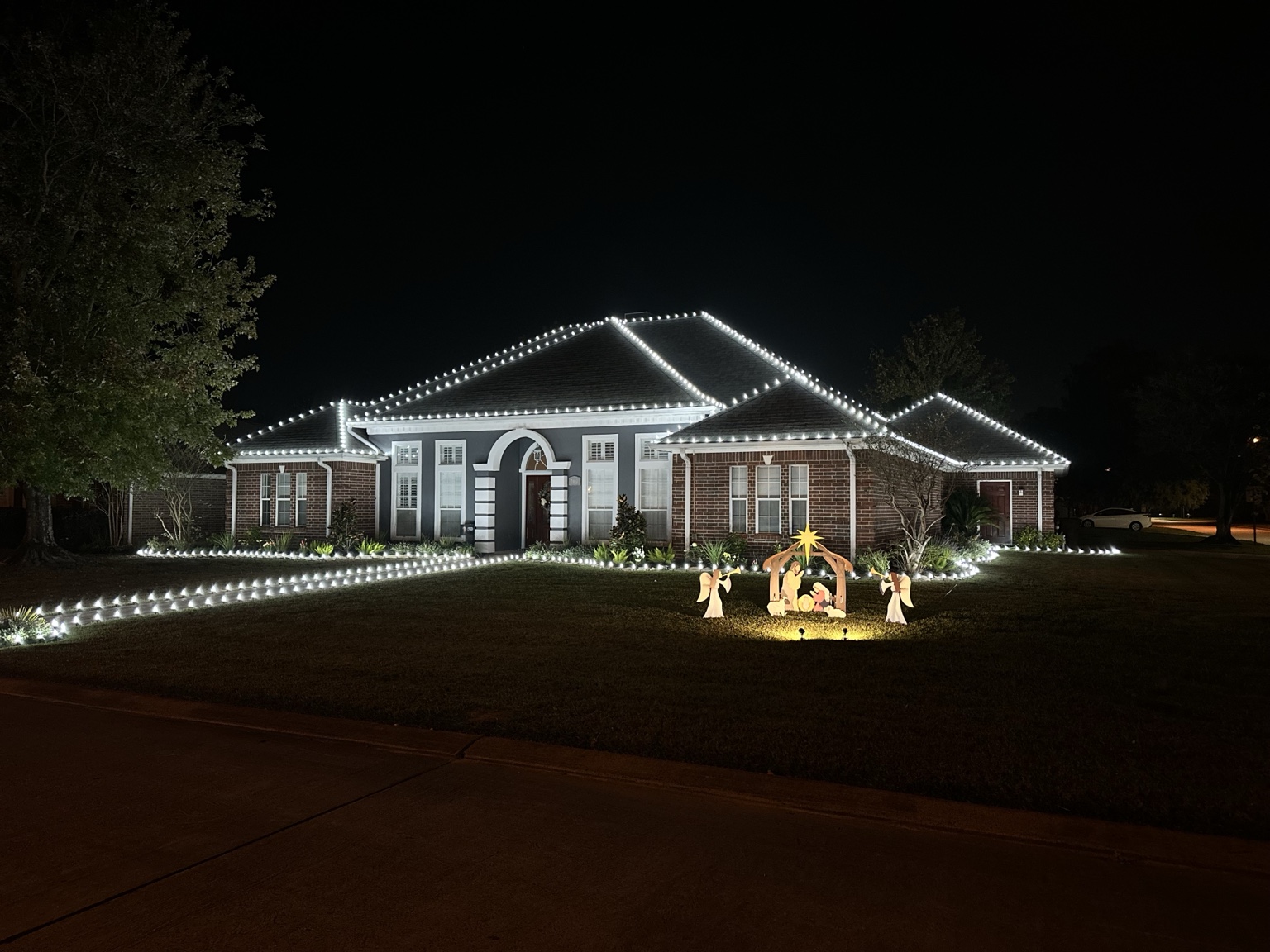 Full property Christmas lighting