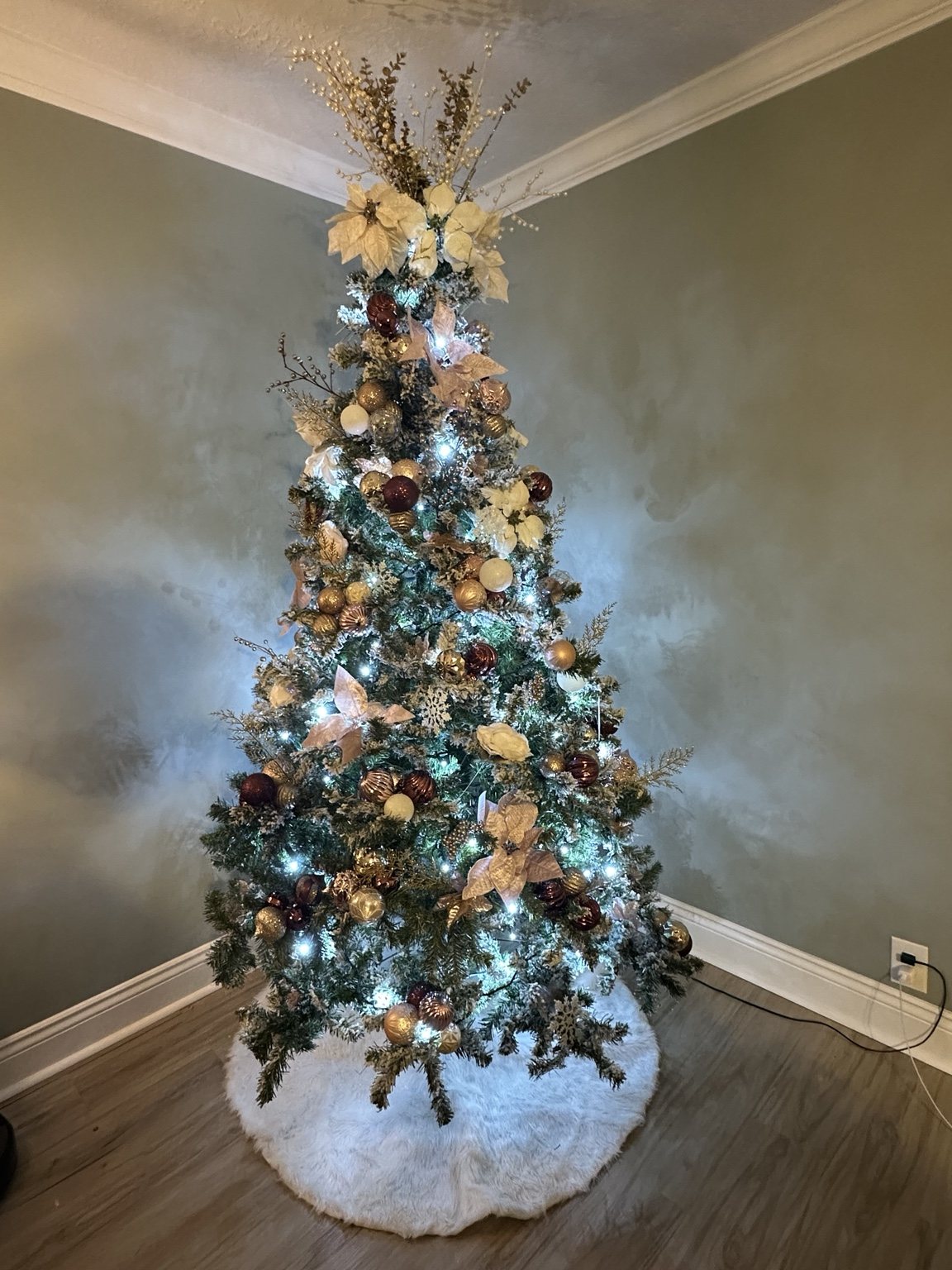 Professionally decorated Christmas tree