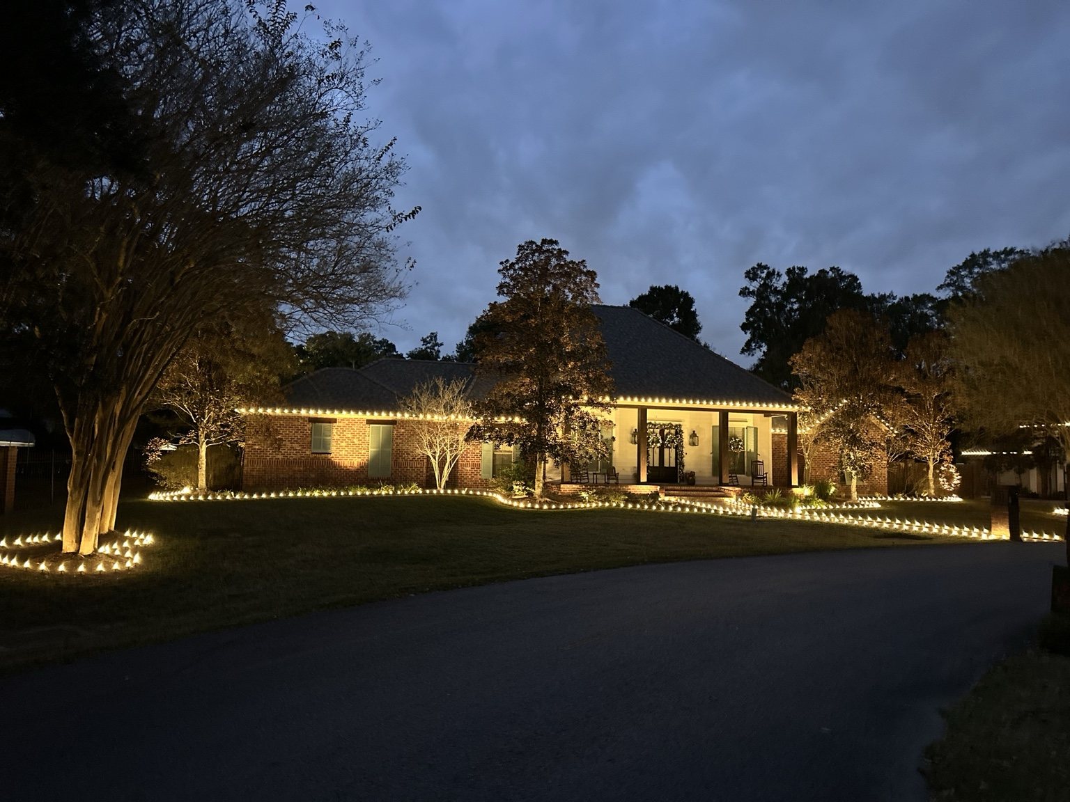 Elegant warm white residential display